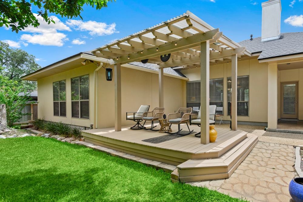 Patio Cover vs Pergola: Which One Is Better for Shade and Style